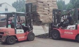 国产小型叉车视频,高效便捷的物流搬运利器